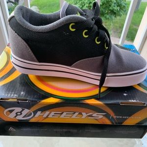 heelys